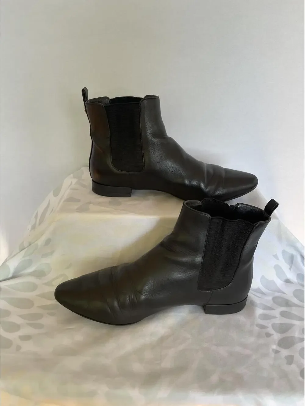 Tory Burch Chelsea Boots Women 8.5 Black Leather Ankle Booties Logo
